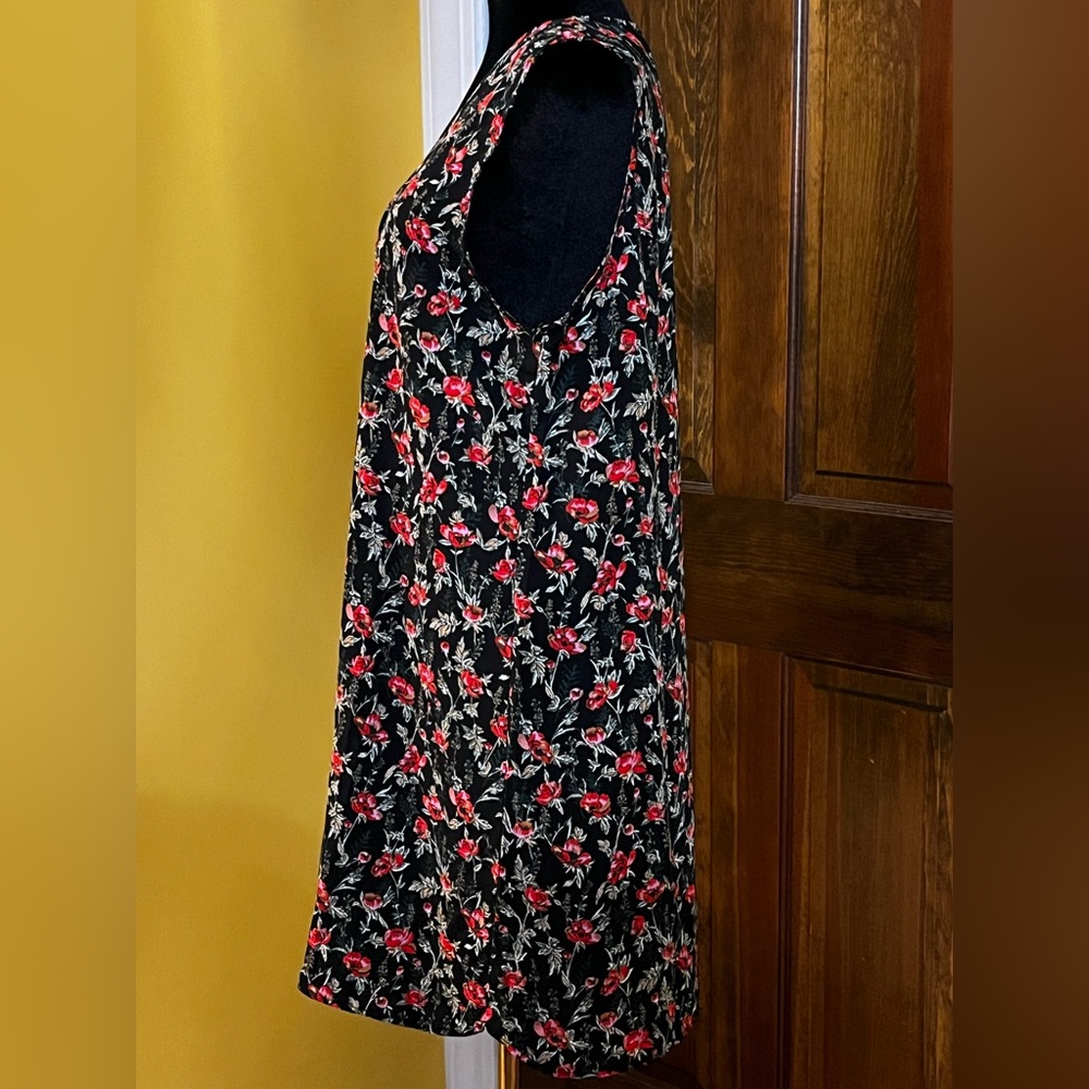 New w/o tag ENTRO Floral Slip On Dress